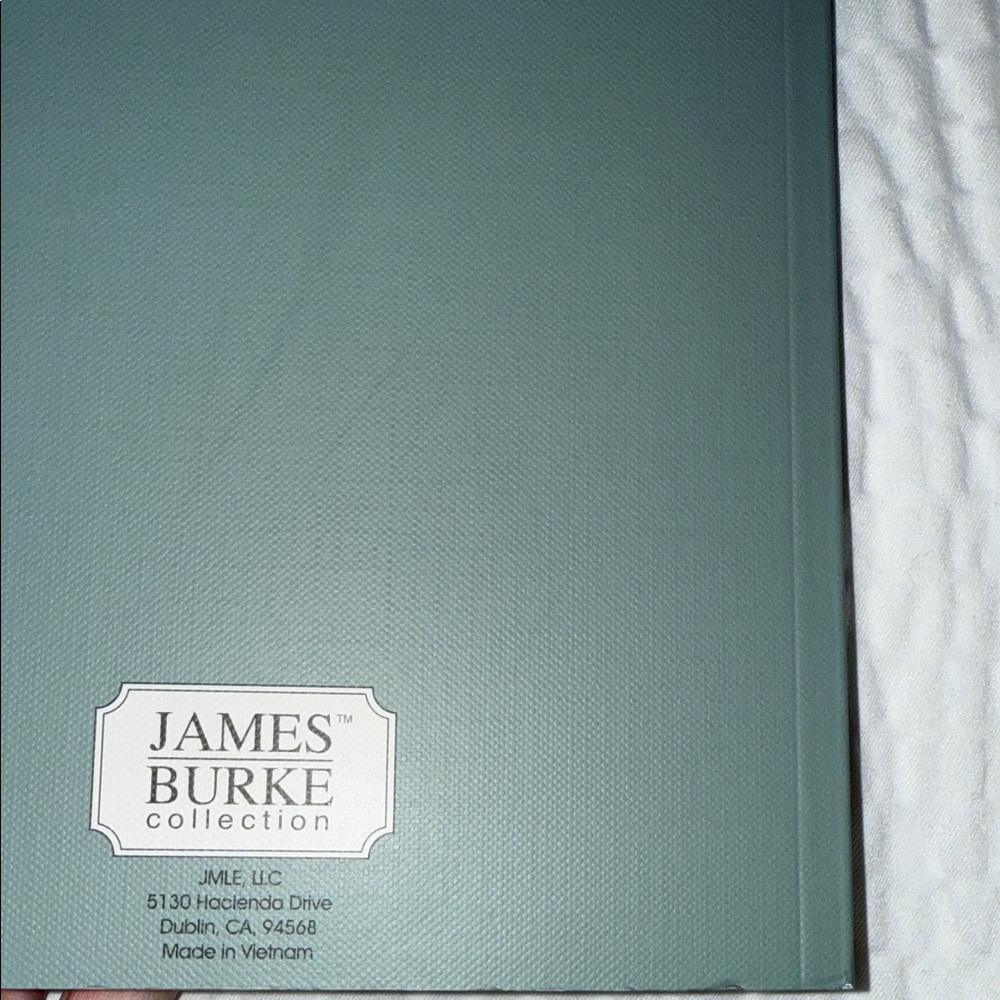 Inspiring MAKE YOUR OWN MAGIC journey/notebook. Beautiful colors & pattern. - Picture 4 of 8